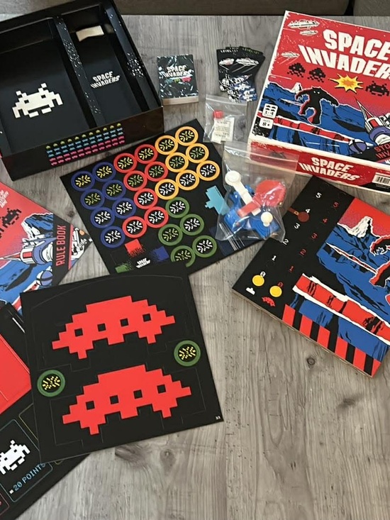 space invaders Other - Space Invaders Retro Board Game Set - Red, Black, Blue